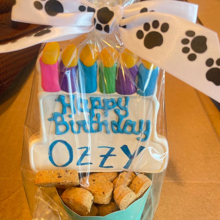 Lucky Biscuit Pet Bakery - Wholesale Pet Treats - Dog - Customizable Cake Cookie Plaque 1