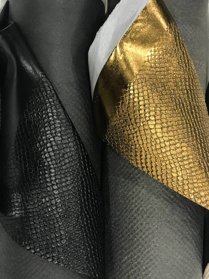 Faux python texture leather H 140 cm for wholesale by Gifa Accessori