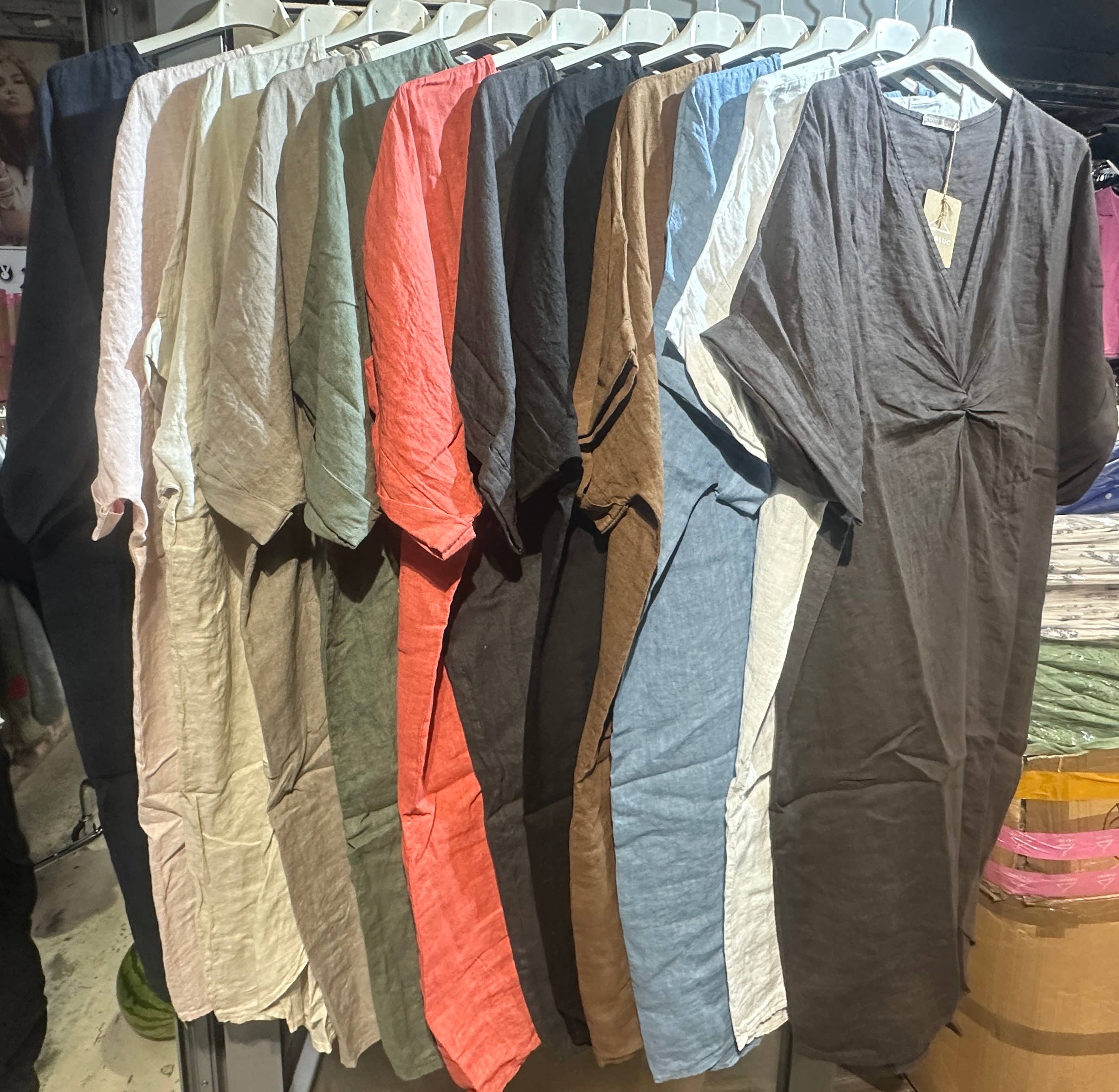 Lea & Luc - Grandes Tailles - Wholesale Dress - Women's - Plus size linen dress V neckline SKU 79096