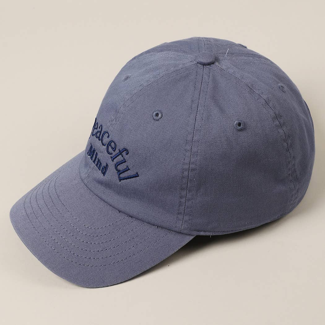 Fashion City – Engroshandel Baseballkasket - Unisex – Broderet baseballkasket med teksten "Peaceful Mind"3