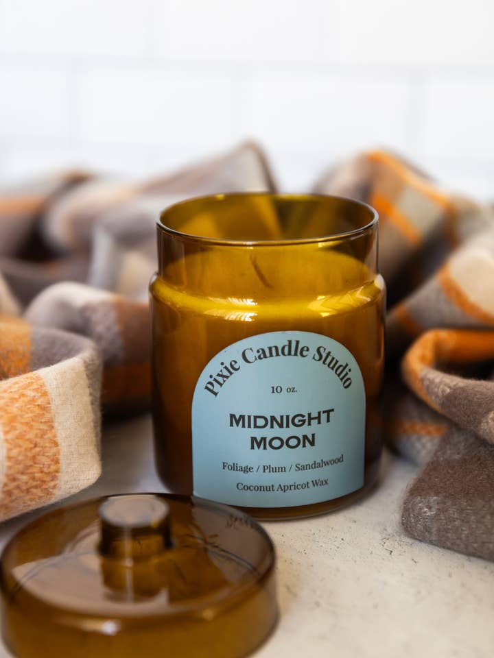 Fall candle: Midnight Moon for wholesale by Pixie Candle Studio