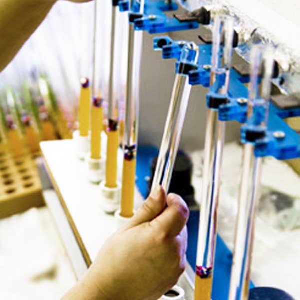 Ziponline - Vendita all'ingrosso Bacchetta magica - Bambini - Bacchette metalliche e prismatiche miste (colori pre-selezionati)3