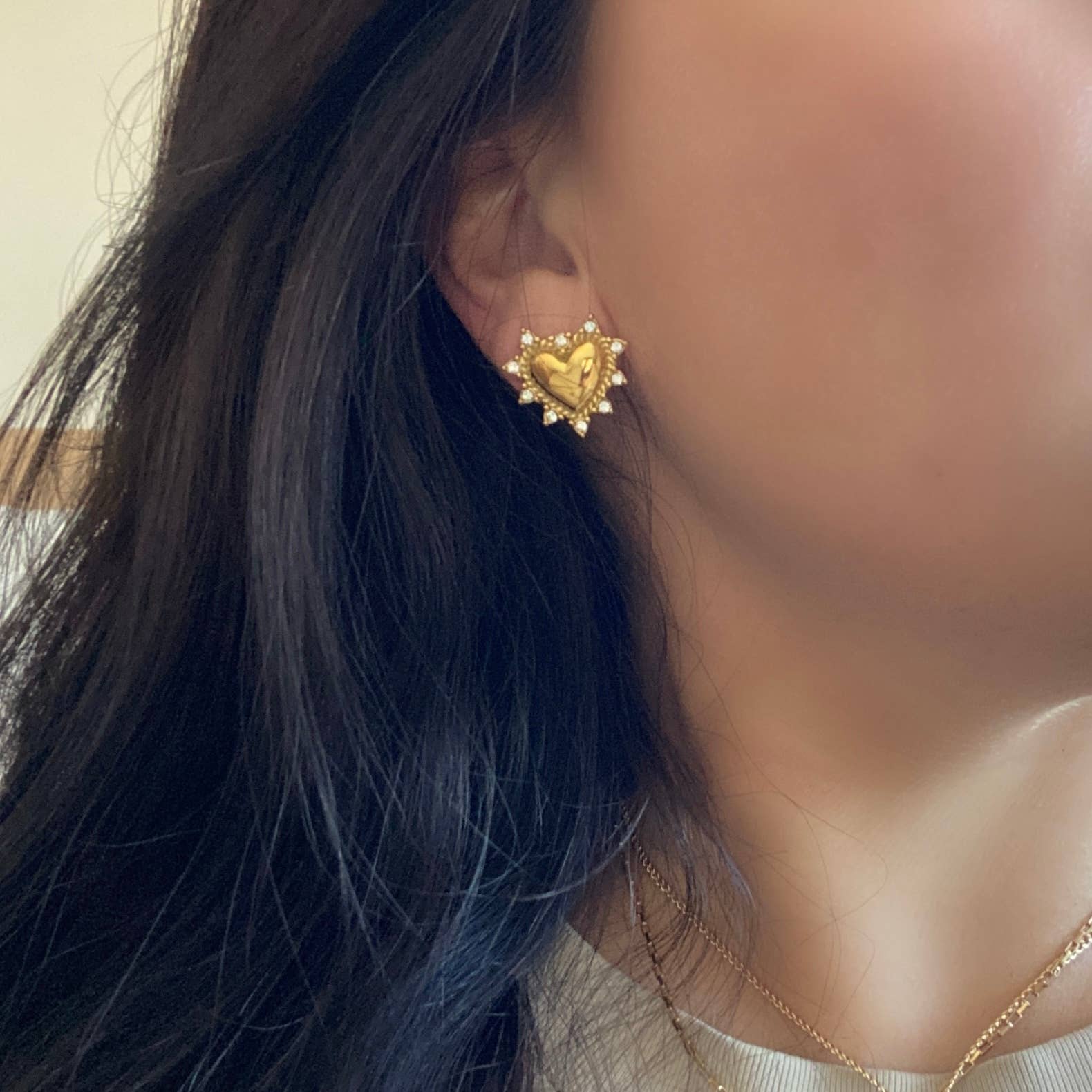 Amady Jewelry - Vendita all'ingrosso Orecchini a bottone - Orecchini a bottone con strass a forma di cuore dichiarazione d'amore2