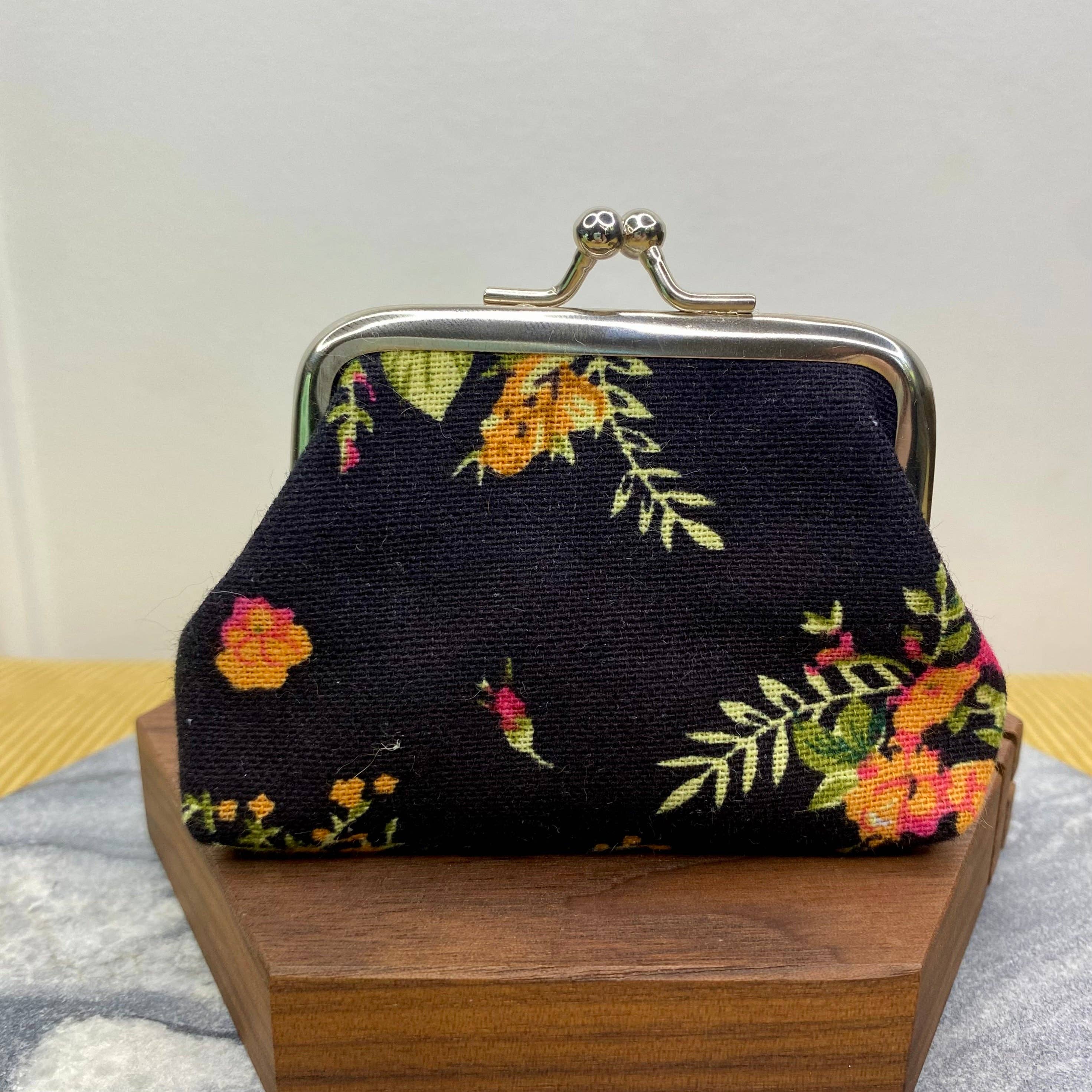 Hive Supply - Wholesale Coin Purse - Women's - Clamshell Coin Purse Wallet (Smaller) - Floral1