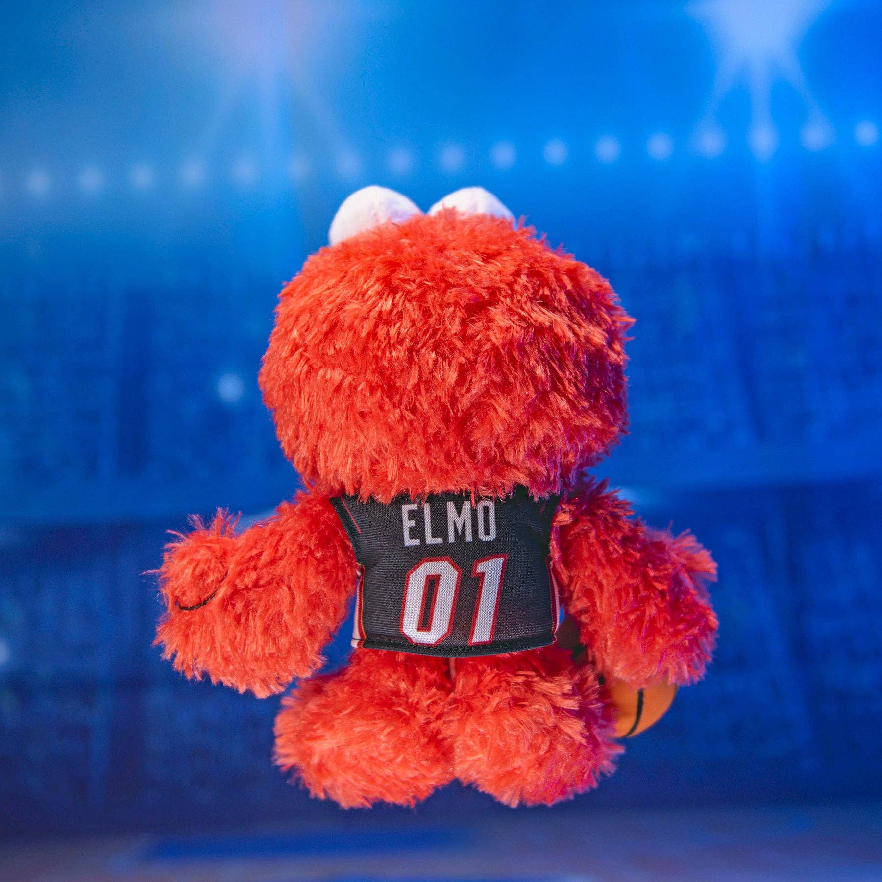 Uncanny Brands - Wholesale Stuffed/Plush Toy - Kids & Baby - Bleacher Creatures Miami Heat Sesame Street Elmo 8" Kuricha Plush1