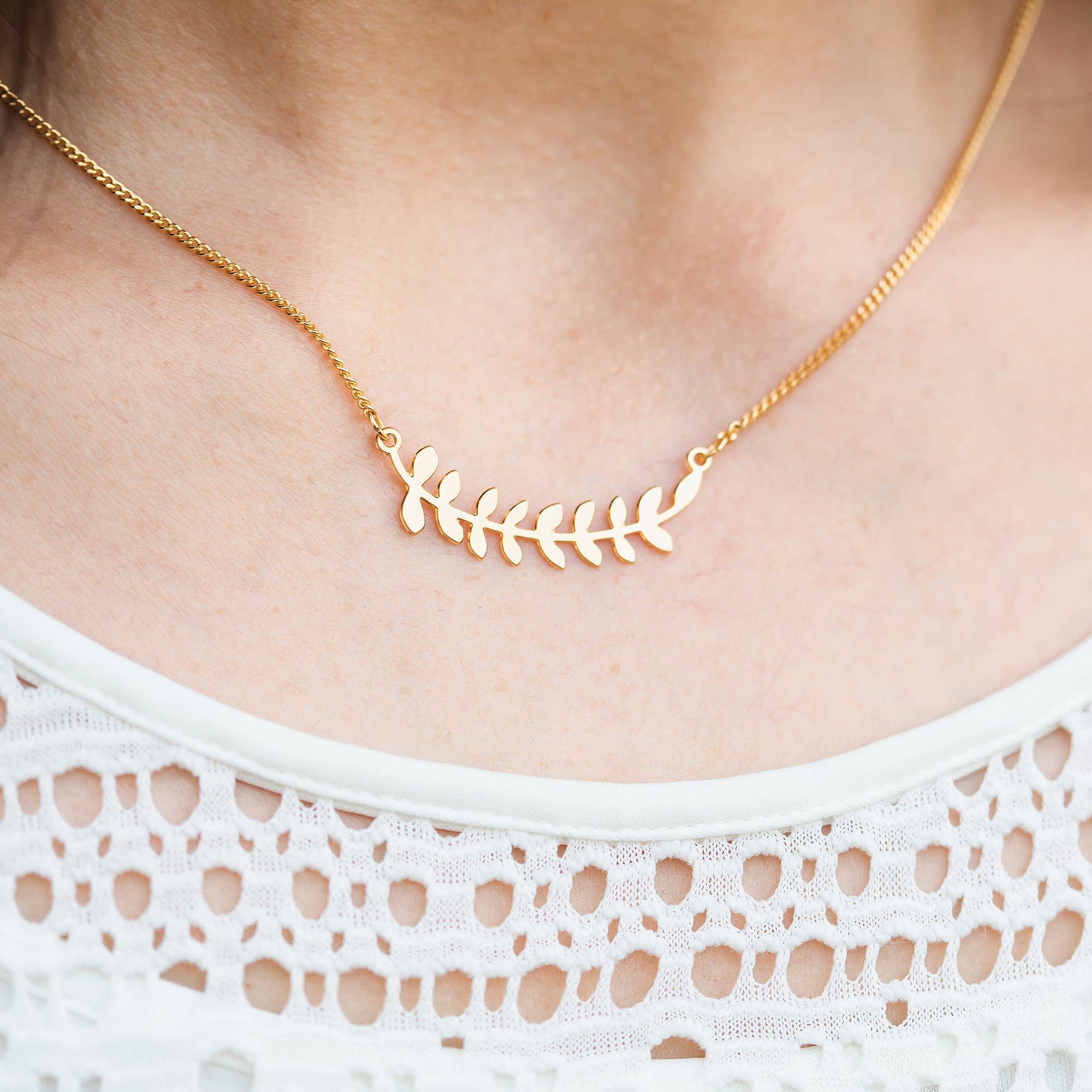 Shany Design Studio – Großhandel Kette mit Anhänger/Charm – Lorbeer Blätter Zweig Halskette Gold/Silber2