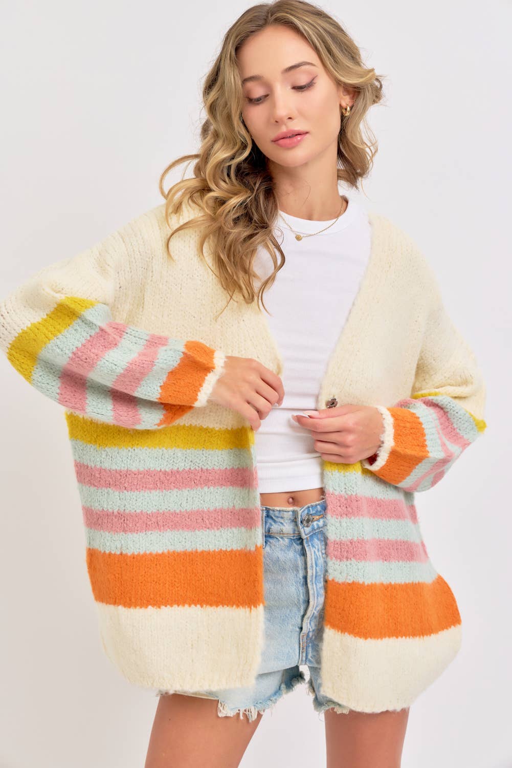 CRÈME MULTI CARDIGAN EN MAILLE SOUPLE À RAYURES MULTIPLES SUPER DOUX en vente sur Faire13