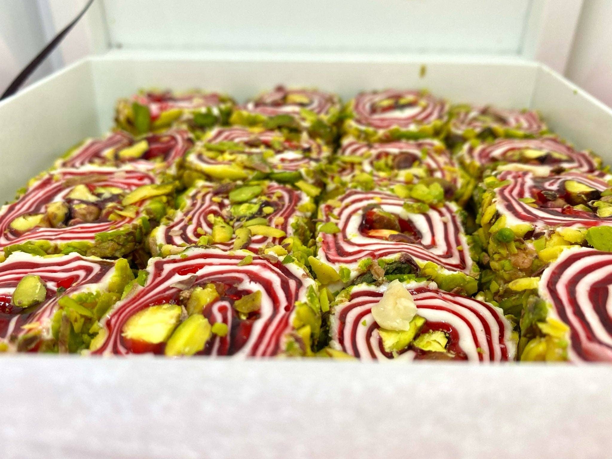 Aladdin - Wholesale Chocolate Covered Sweets - Ganik | Turkish Delight Ottoman Wrap with Pomegranate & Pistachio4