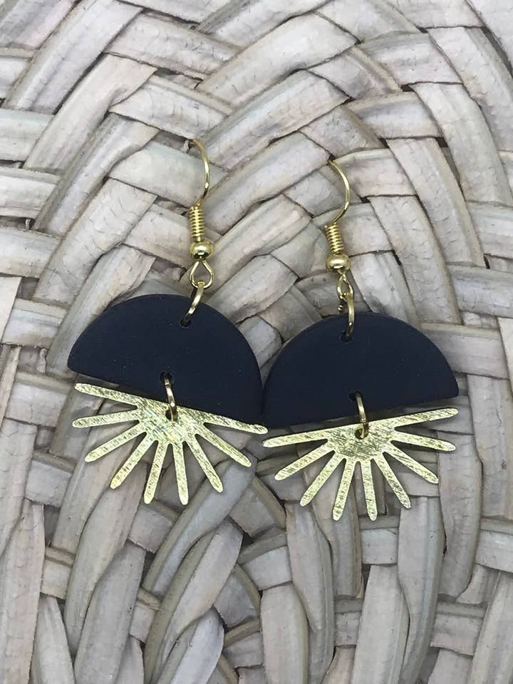 Sunburst-Black for wholesale by Looped