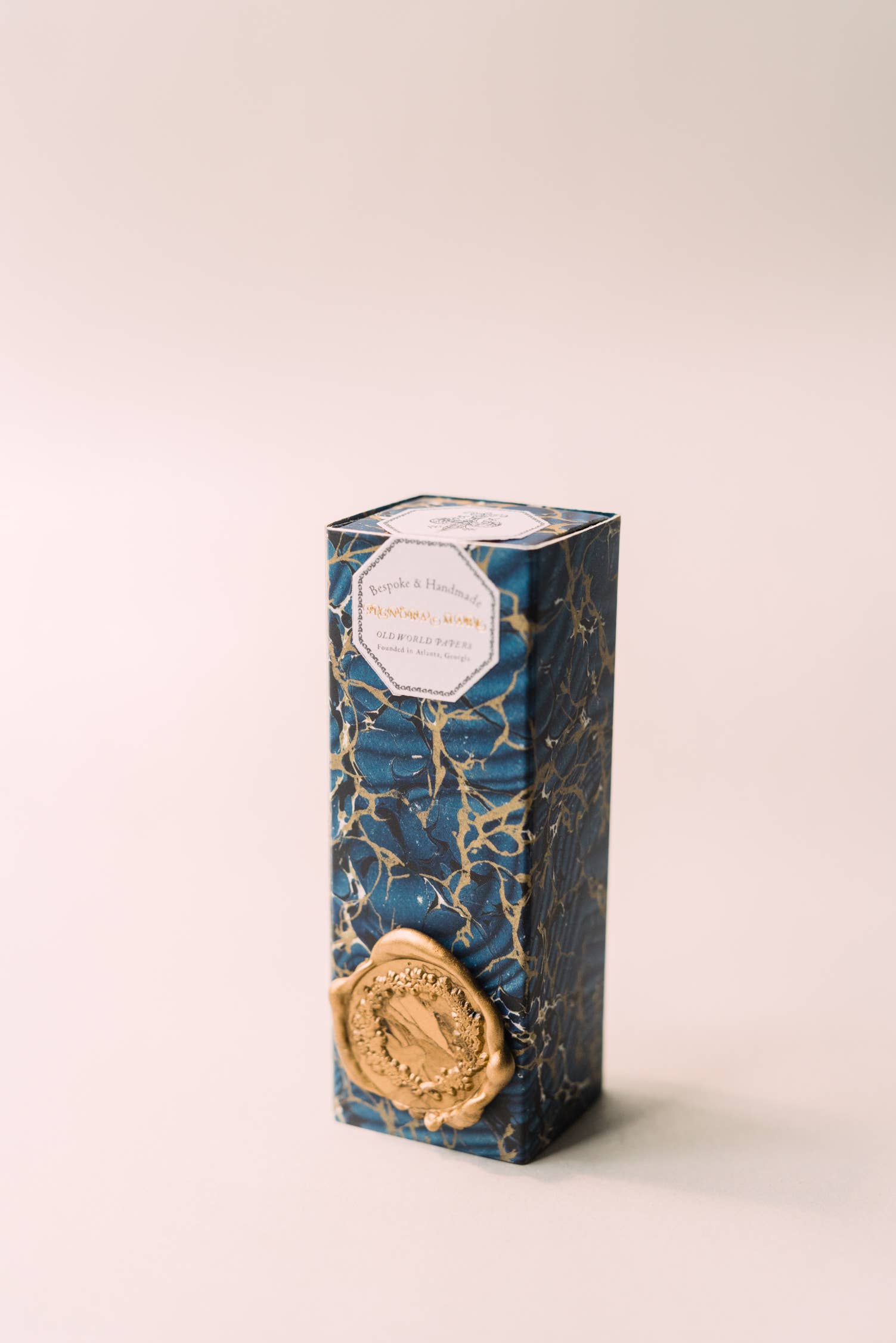 Signora e Mare – Engroshandel Forseglingsvoks – Gardenia vokssigteøj med honningbi og timiankrans6