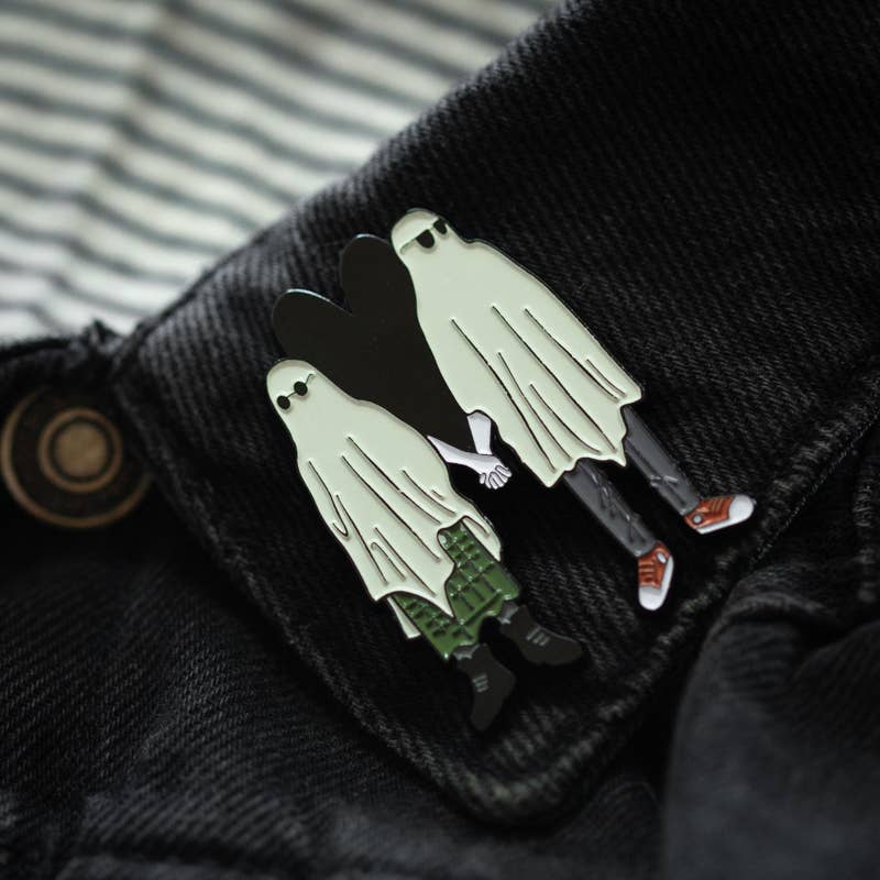 Ectogasm - Venta al por mayor Botón/prendedor - Alfiler esmaltado Emo Ghost Couple, regalo romántico para Halloween1