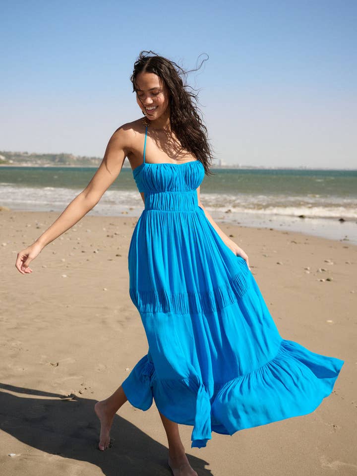 Robe maxi à col nu froncé et dos nu pour la vente par Promesa USA
