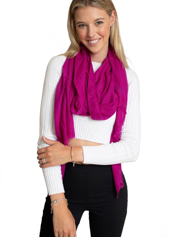 Cashmere sjaal | Hot Pink voor wholesale door Alchemy Story