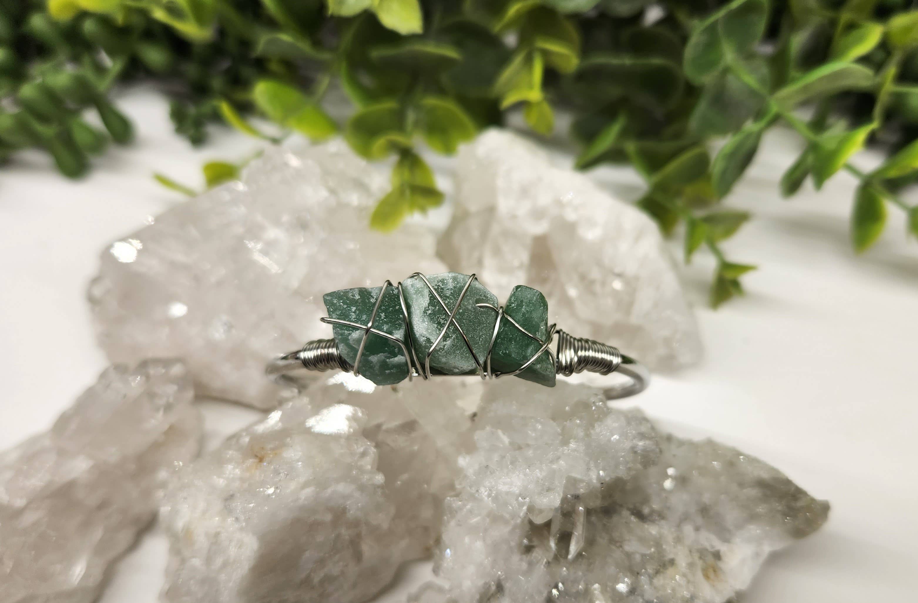 Meraki Gemstones - Wholesale Manchet-armband - Groene aventurijn met 3 ruwe edelstenen, met draad omwikkelde armband6