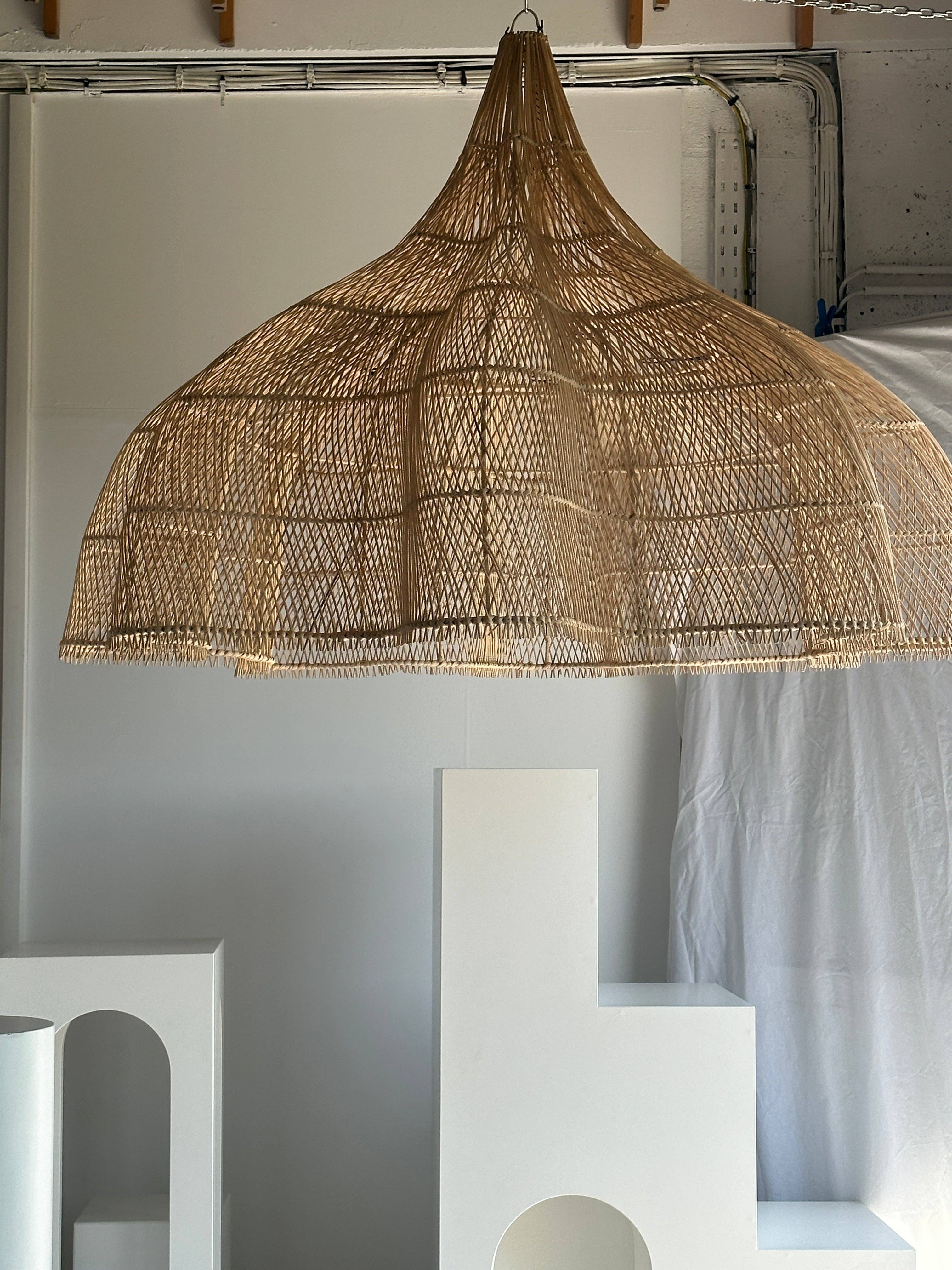 Office Objets - Wholesale Chandelier/Hanging Light - Immense rattan suspension in the shape of a flower, tulip, corolla H:1m; D:1m509