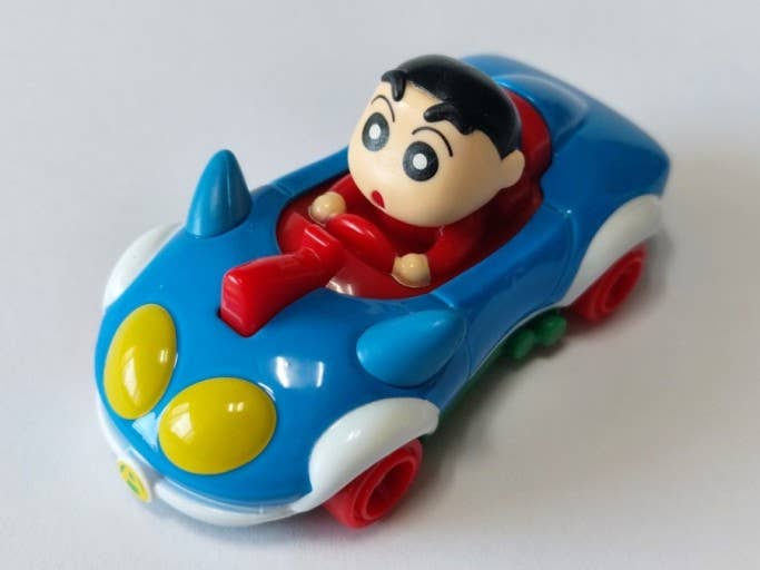 K-Wonderland - Wholesale Decorative Figurine - Tomica- Crayon ShinChan Car Limited Collectable Figure Toy 5