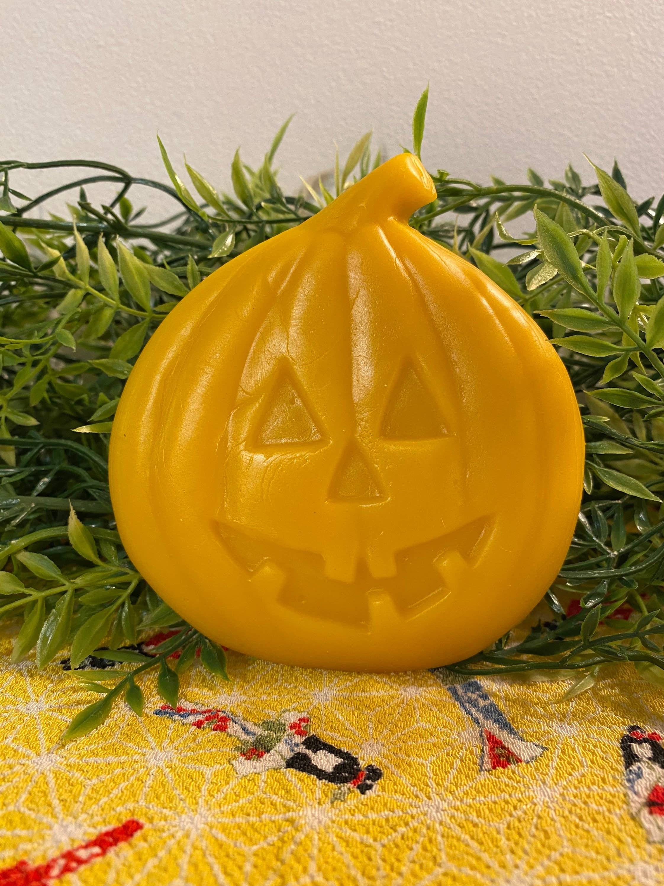 Low Country Beeswax - Wholesale Decorative Tabletop Object - Beeswax Jack O’ Lantern Pumpkin2