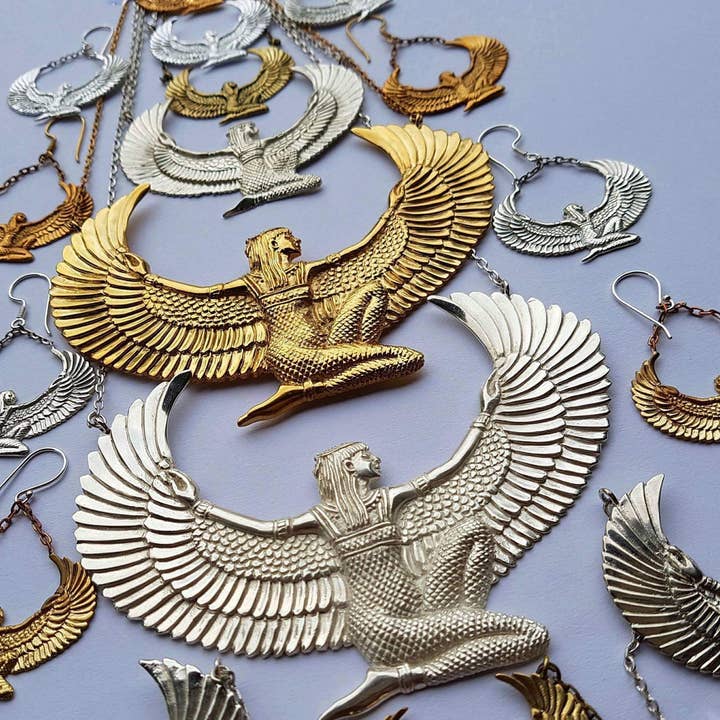 Feather Tribe – wholesale Hänge-/berlockhalsband – Små Silver doppade Isis gudinna halsband eller huvudbonad