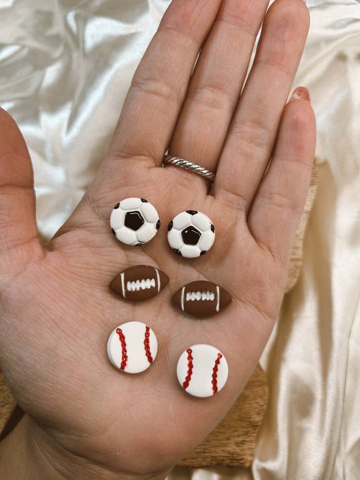 Sports Stud oorbellen - honkbal, voetbal, voetbal voor wholesale door Rachel Ray Co