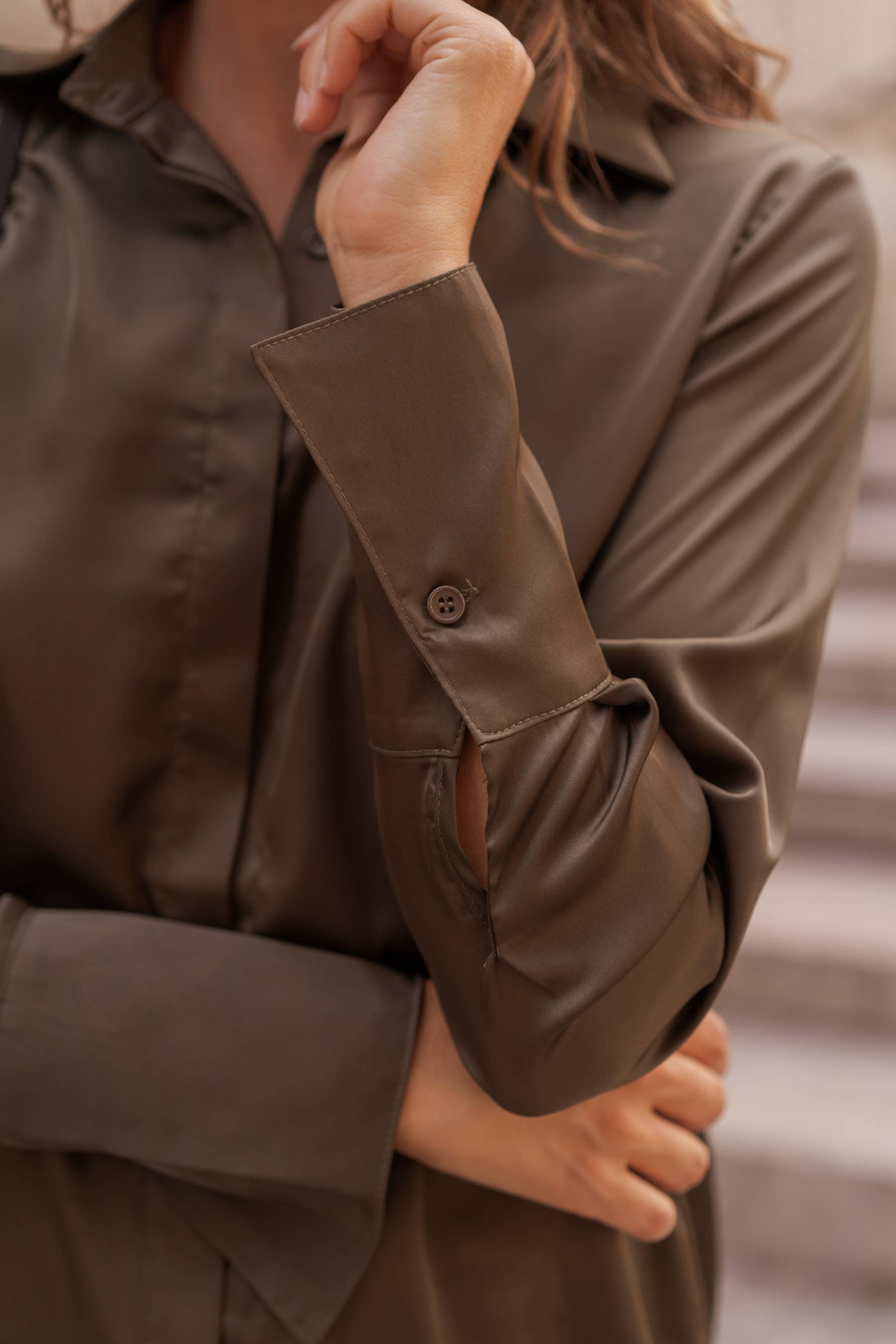 CHOKLATE PARIS – wholesale Tröja med knappar – Dam – Léa-skjorta i satin (S-M-L-XL) - CK0809137