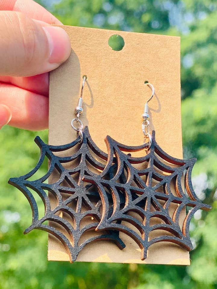 Orecchini Spiderweb per la vendita all'ingrosso da parte di The Rustic Rose, LLC
