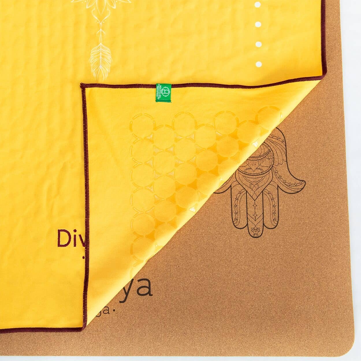 Divasya - Wholesale Yoga Towel - Yoga Towel Set | 1 Yoga Towel with Silicone Honeycomb Structure & 1 Face Towel | in 6 Colors1