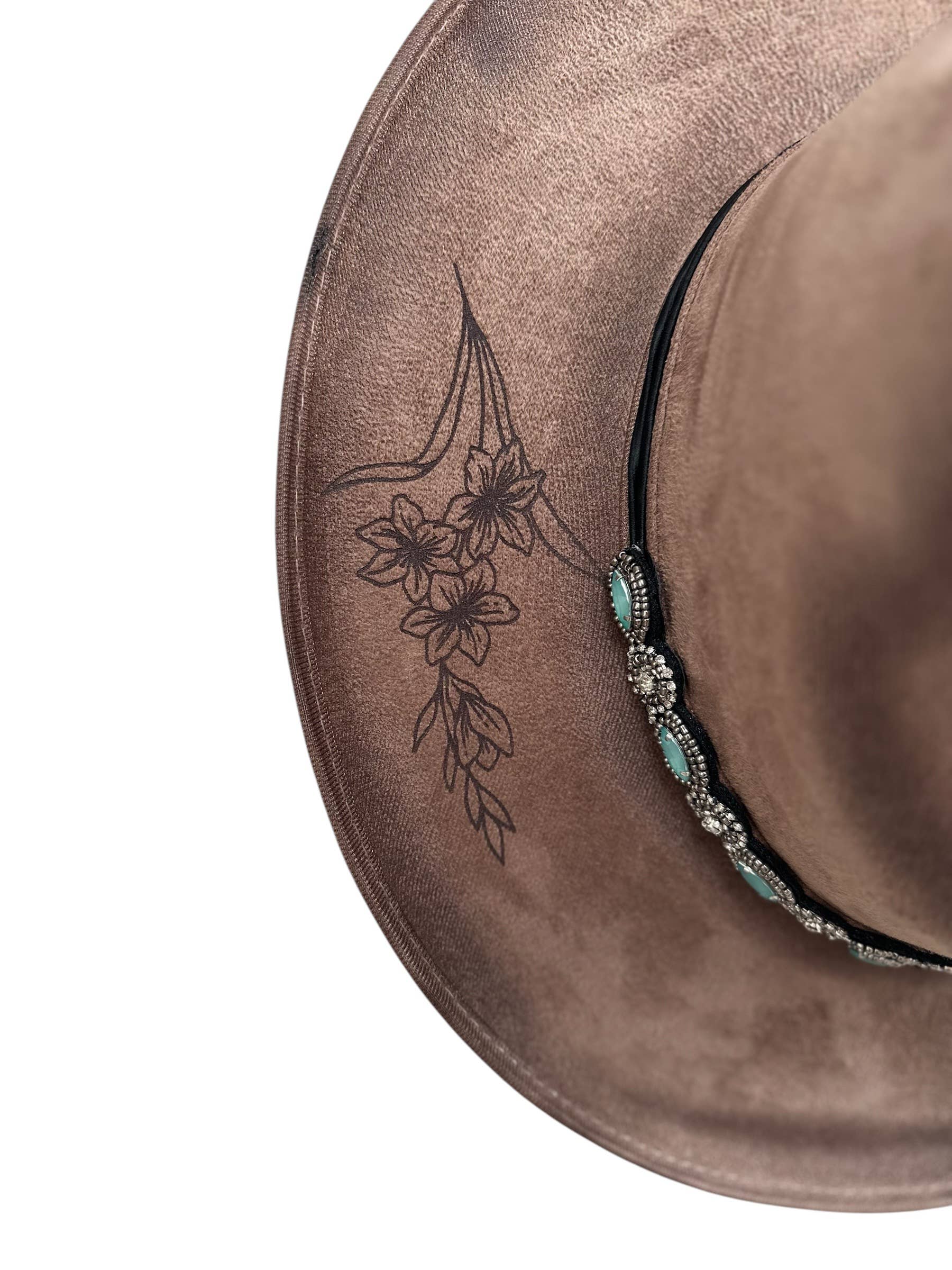 Wild Indigo – wholesale Cowboyhatt - Dam – She is mean & kind Zach Bryan-hatt med gladiolusblomma1