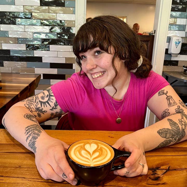 Red Rooster Coffee Roaster - Wholesale Cocktail Mix/Syrup - Vanilla Bean Syrup – Real Bean & Rich Flavor (16 oz)4