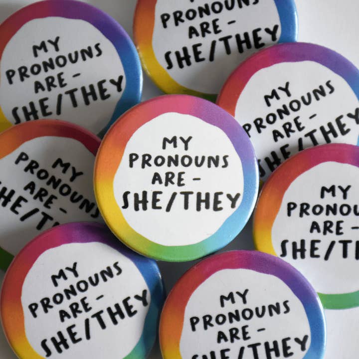 Fynedesignshop – wholesale Lapel pin/button – Pronoun badges - Collection 2 - Rainbow1