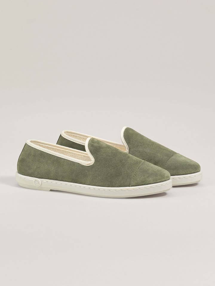 Chausson femme cuir, kaki clair pour la vente par Angarde