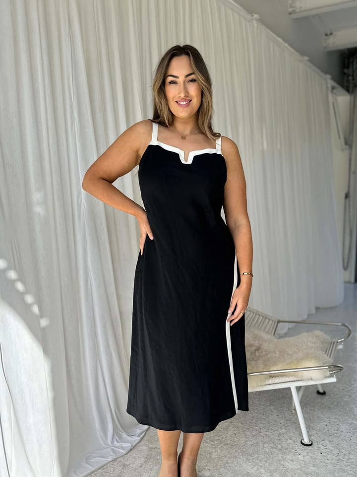 Robe en lin Marlee Everyday pour la vente par Dani Marie