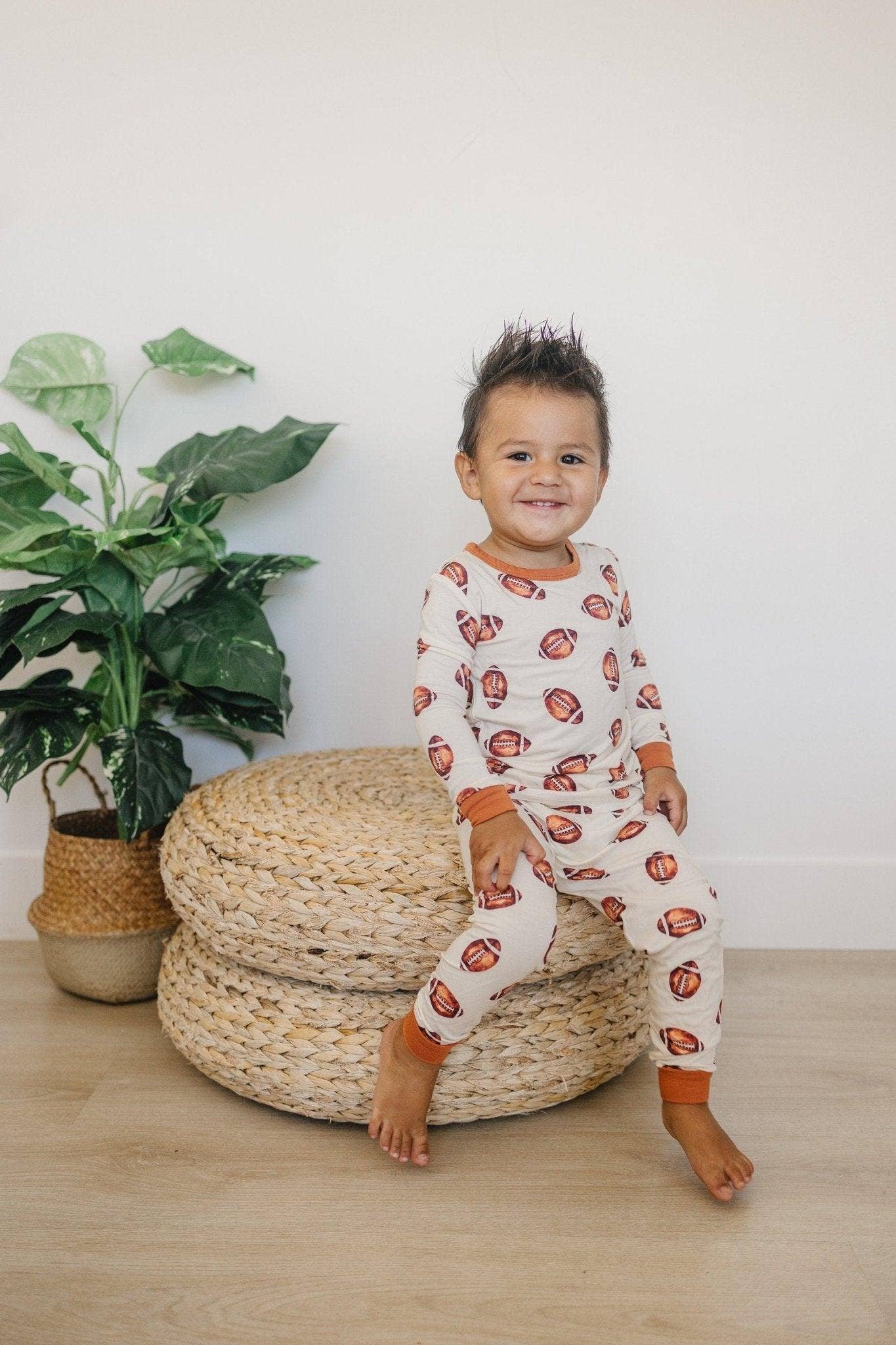 Little Joy Co. - Vente Haut et bas de pyjama – enfant - Pyjama 2 pièces en bambou avec motif de football6