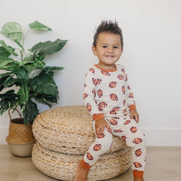 Little Joy Co. - Vente Haut et bas de pyjama – enfant - Pyjama 2 pièces en bambou avec motif de football6
