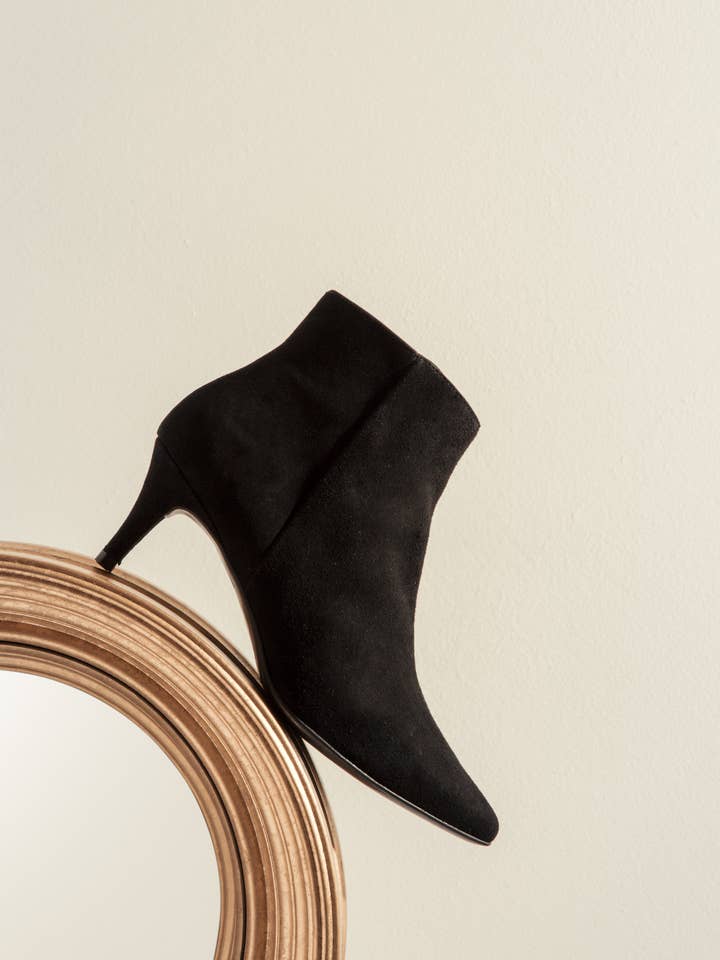 BOTINHA DE COURO DE CAMURÇA CLAUDIA por atacado de Elodie