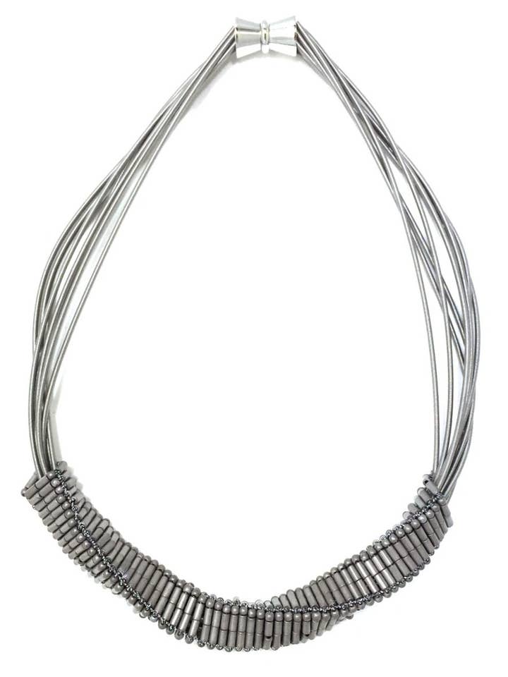 318SIL - Collier en fil court avec hématite argentée torsadée pour la vente par Sea Lily