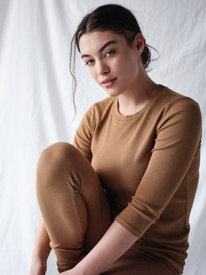 Top de manga codo canalada para mujer Camel para venta al por mayor de Bacabuche