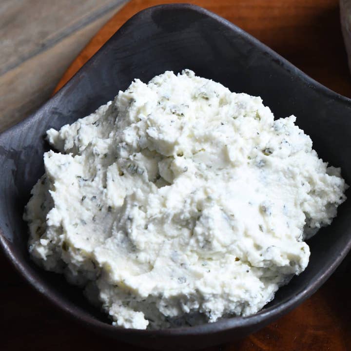 Green Dirt Farm - Wholesale Cheese - Fresh Spreadable Sheep's Milk Cheese - Nettle 3.5 oz1