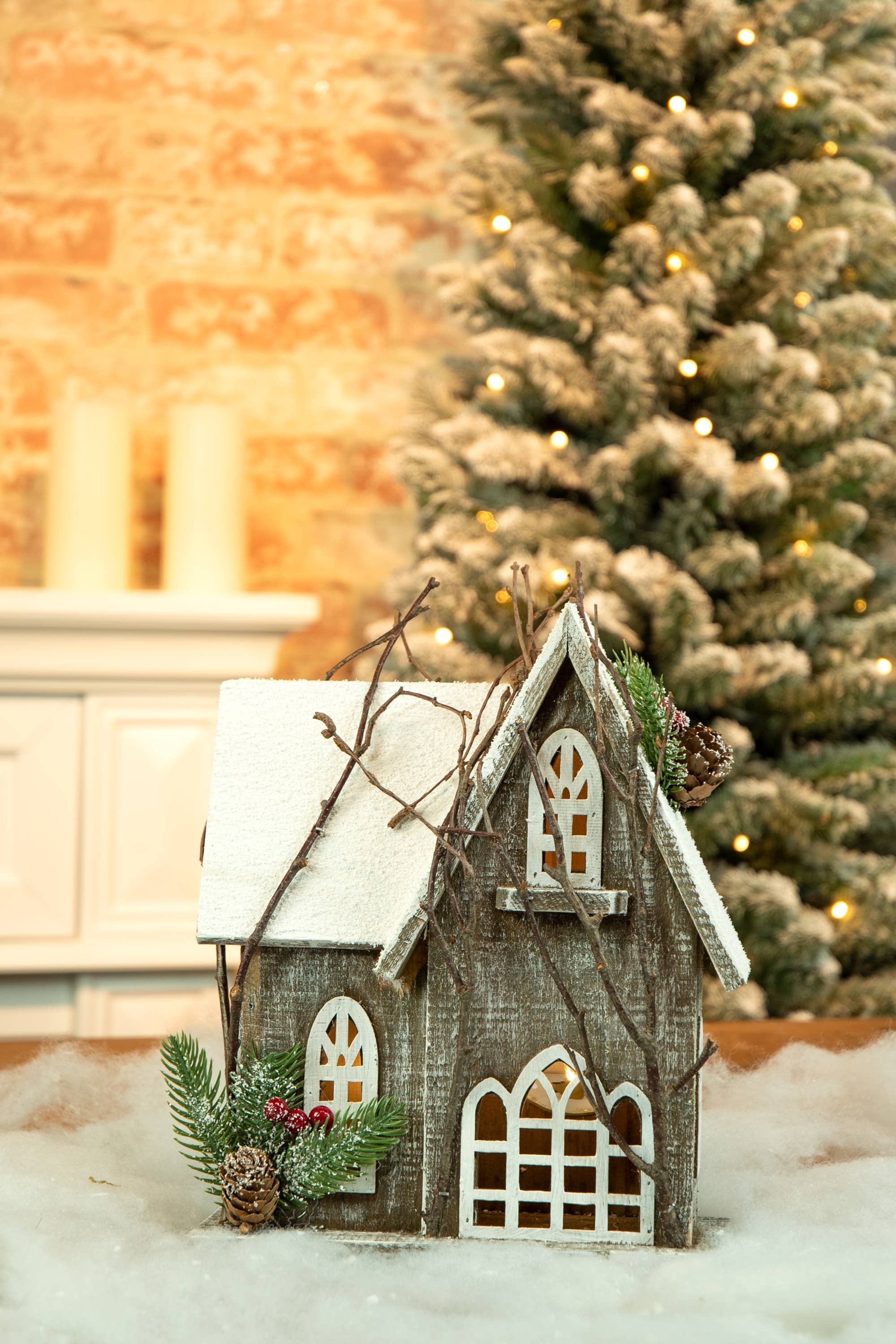 Starlight Collection - Wholesale Decorative Tabletop Object - gray 10-Light House Display With Berry Bushes3