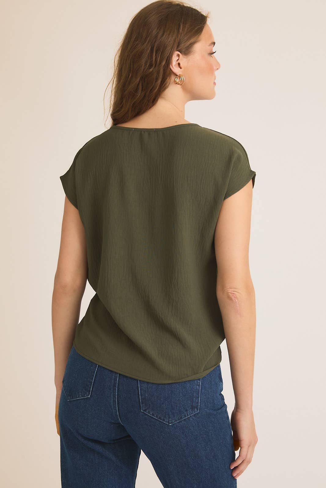 GILLI - Wholesale Blouse - Women's - SOLID WOVEN TEE WITH FRONT KNOT DETAIL15