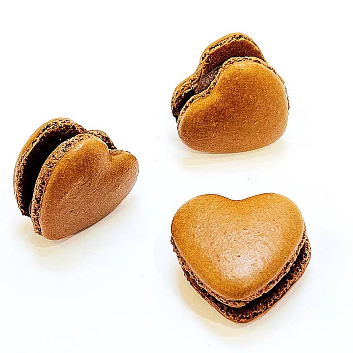 macaron centrale - Wholesale Cookie - Brown Heart French Macarons - Dark Chocolate Flavor1