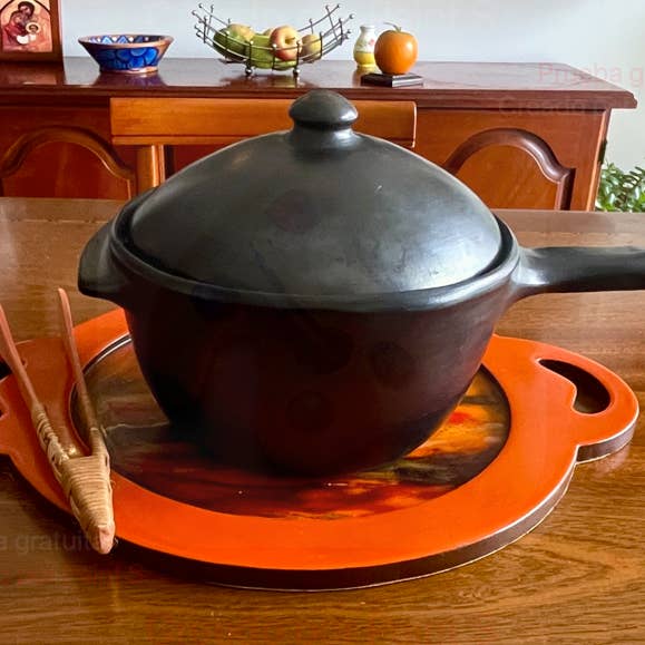 Authentic La Chamba Pottery & More Wholesaler - Wholesale Cooking Pot - La Chamba Clay Pot for Cooking with Lid Donabe Clay 3 Lts