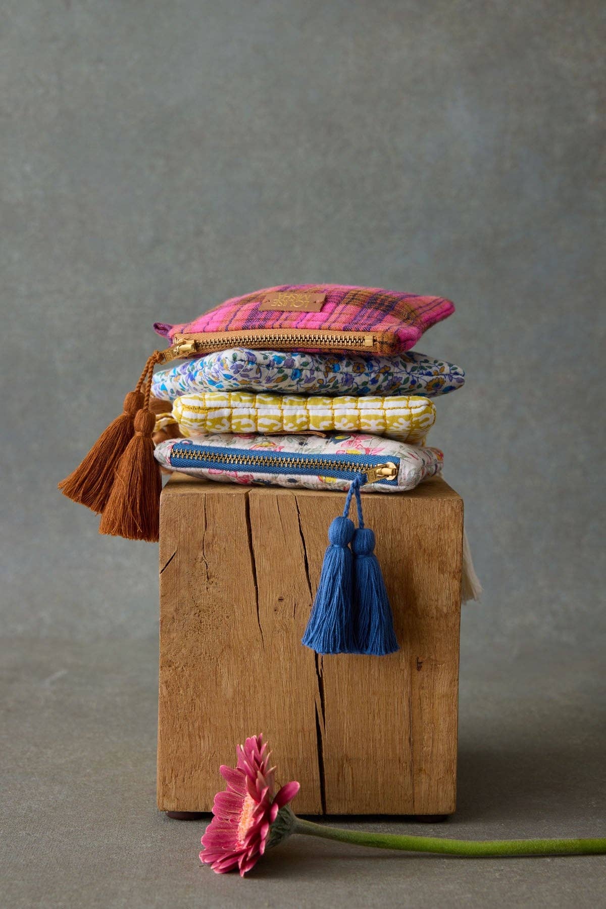 Vall e de l Aster Cr me Lois Wallet for wholesale on Faire1