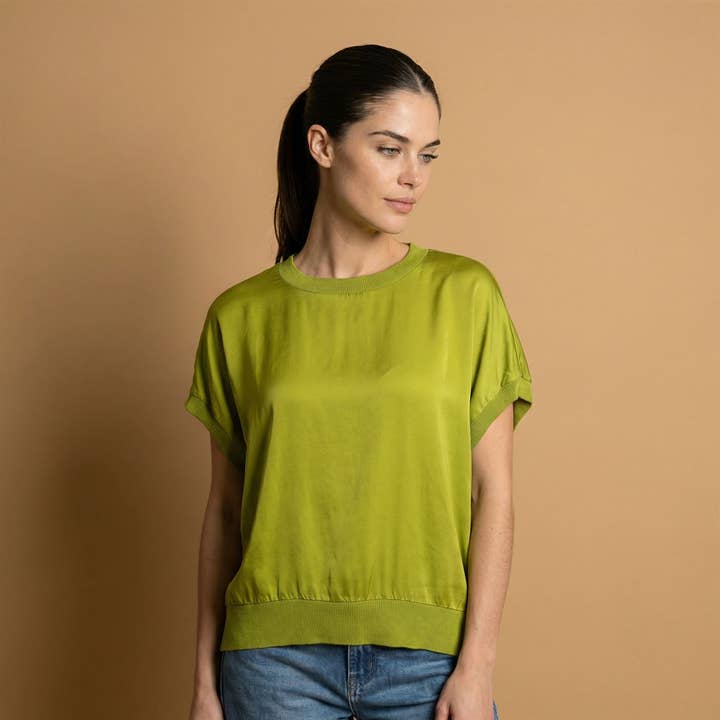 Top ample manches courtes en viscose DB80611VS pour la vente par Cecile Wang