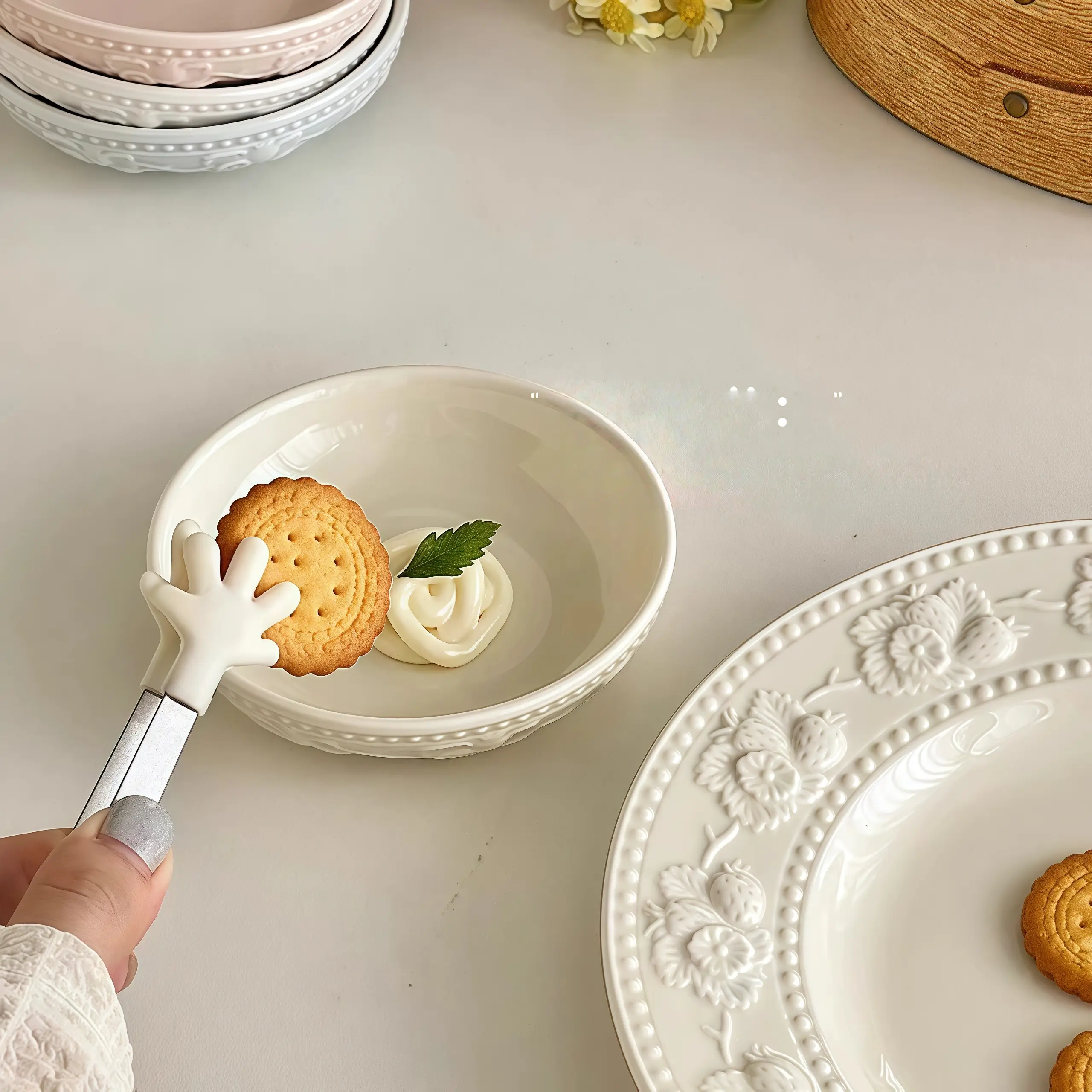 Otterware – Großhandel Schüssel – Geprägte Keramik-Mini-Schale mit Erdbeermotiv (4 Farben)8