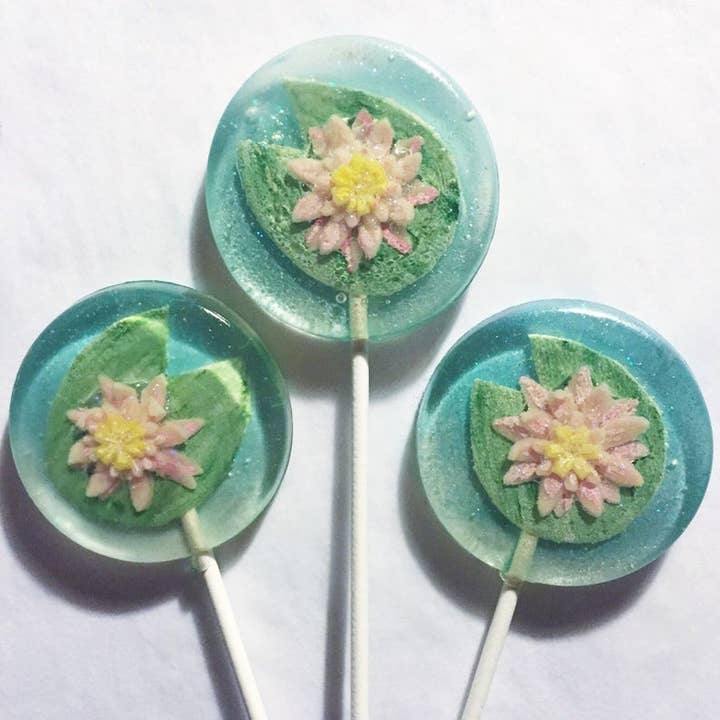 A Secret Forest ā wholesale Lollipop ā Fondant Lilies of Giverny Lollipops1