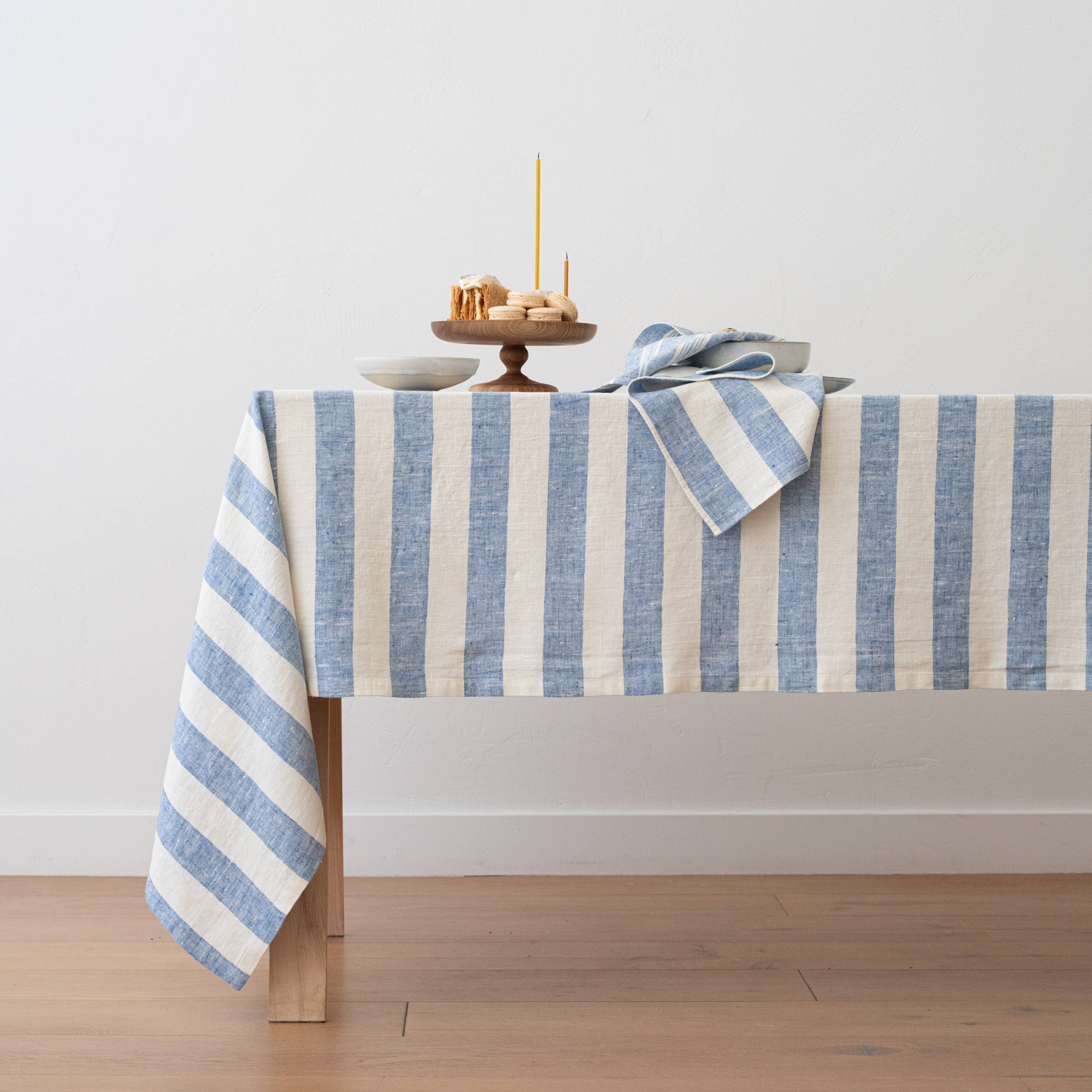 LinenMe - Wholesale Tafelkleed - Linnen Tafellaken Blauw Wit Philippe6