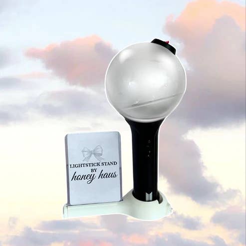 Honey Haus – wholesale Dekorativt bordsobjekt – BTS Army Bomb V3 ljusstakstativ