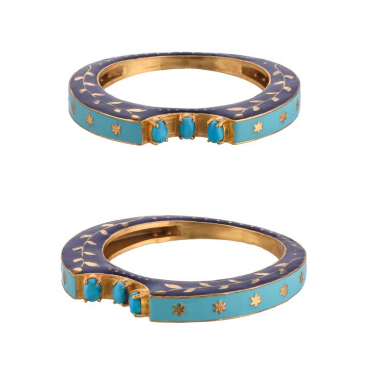 Bracelet en laiton plaqué or émaillé turquoise, fait main pour la vente par Misteerious Seed