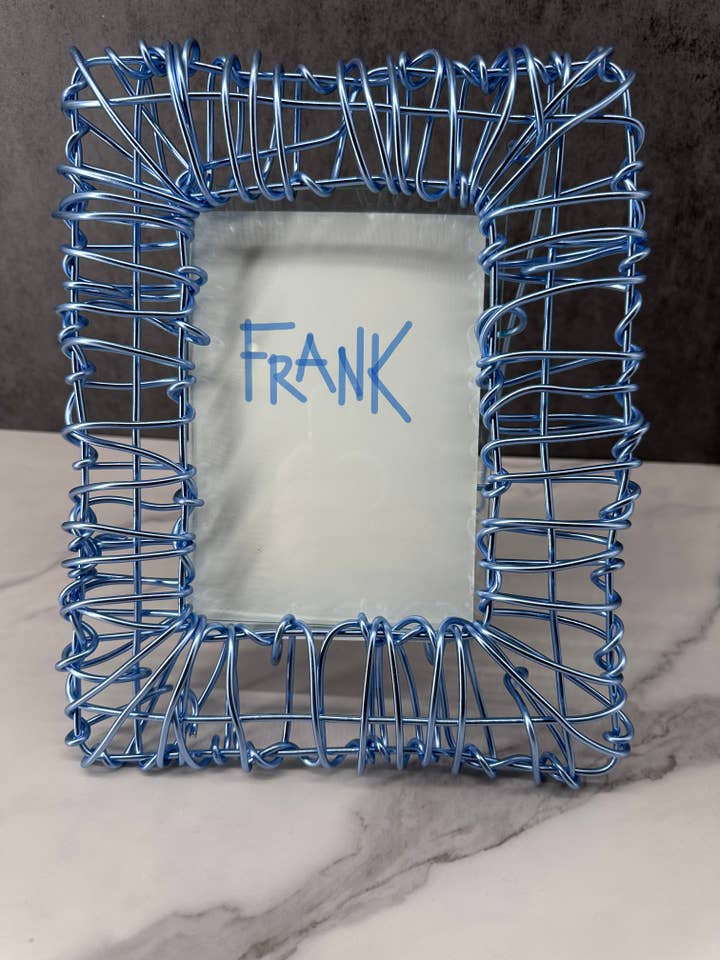 Moldura fotográfica em arame “Core” (janela 5" x7"), cor Azul Gelo por atacado de Frank Steil San Francisco