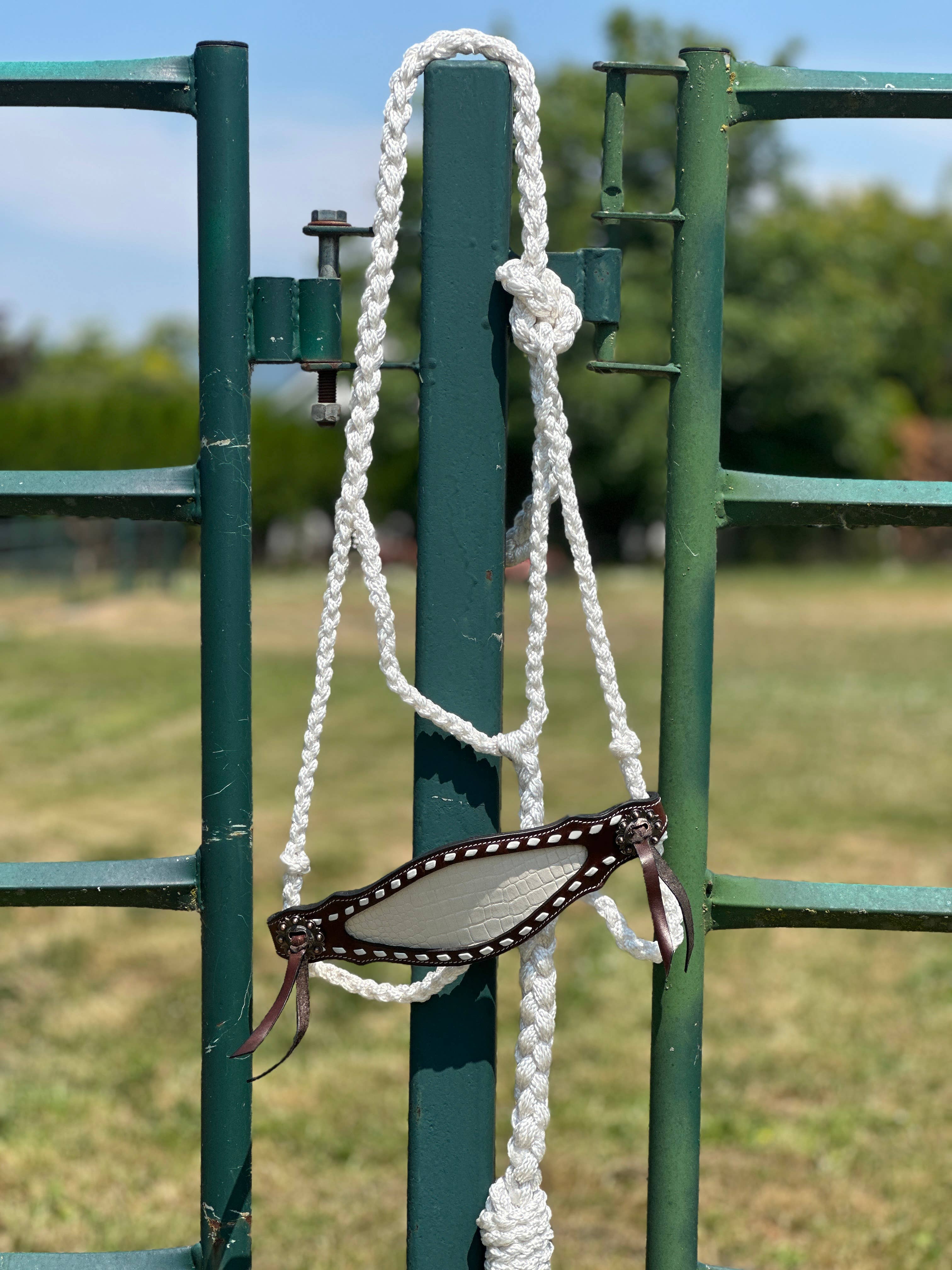 Schulz Equine – wholesale Ridutrustning – Flätat repgrimma i mule tape-stil med grimskaft9